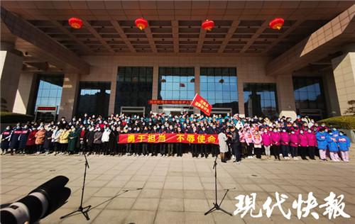 全国6200多名白衣战士增援武汉加入战疫总攻