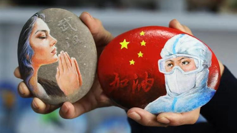 河北张家口民间艺术家雕笔遒劲绘胜利 河北张家口民间艺术家雕笔遒劲绘胜利