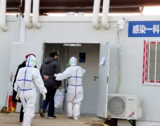 武汉雷神山医院继续收治新冠肺炎患者