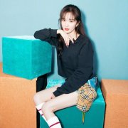 GIVENCHY硬核少女来袭?贺聪也太美了!