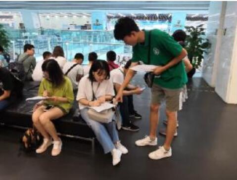 西农学生赴广州调研饮食变化 展示建国70周年居