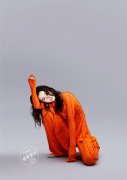 <b>哈妮克孜最新大片发布复古红唇解锁多</b>