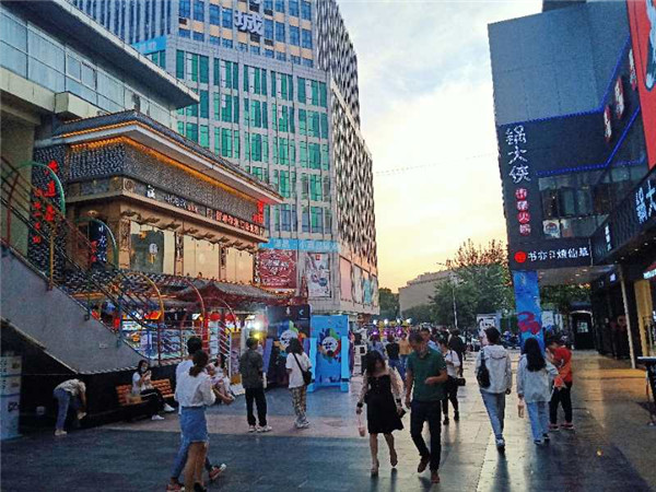 郑州升级二七商圈：24小时不打烊，美食酒吧普乐剧场…全安排上