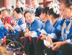 风雨桥上“秀”非遗
