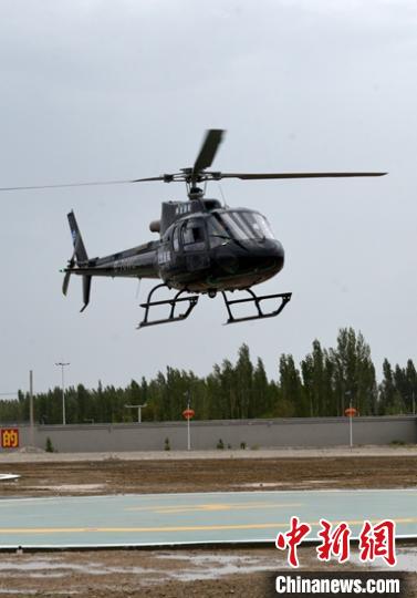 “空中看草原”新疆巴音布鲁克旅游包机首航成功