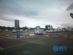青岛车管所加班加点服务驾照考生