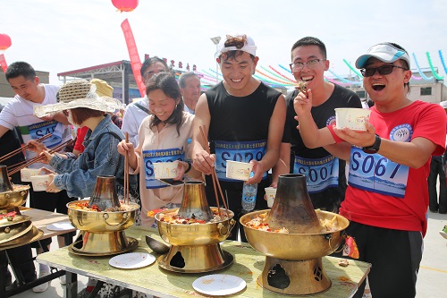 西寧市城北區舉辦鄉村土火鍋節傳承非遺美食文化