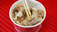 赵丽颖化身移动餐厅厨娘?好想打卡同款游轮