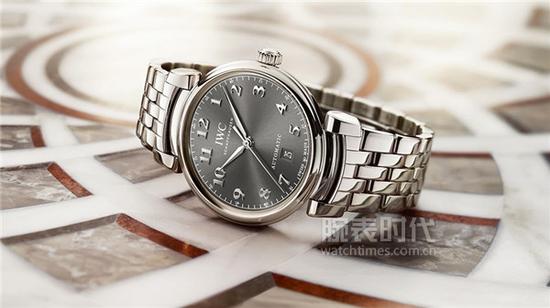 万国达文西系列IW356602腕表，售价49,500元人民币
